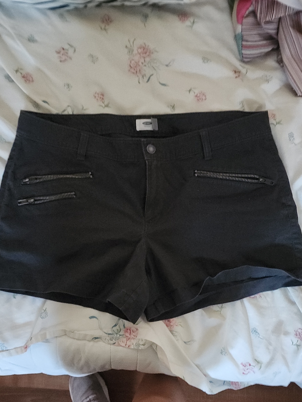 Black Women's Zip-Pocket Shorts